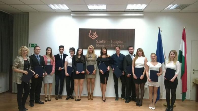 Ujvári János diplomadíj-pályázat 2015-20162 Ujvári díjátadó csoportkép