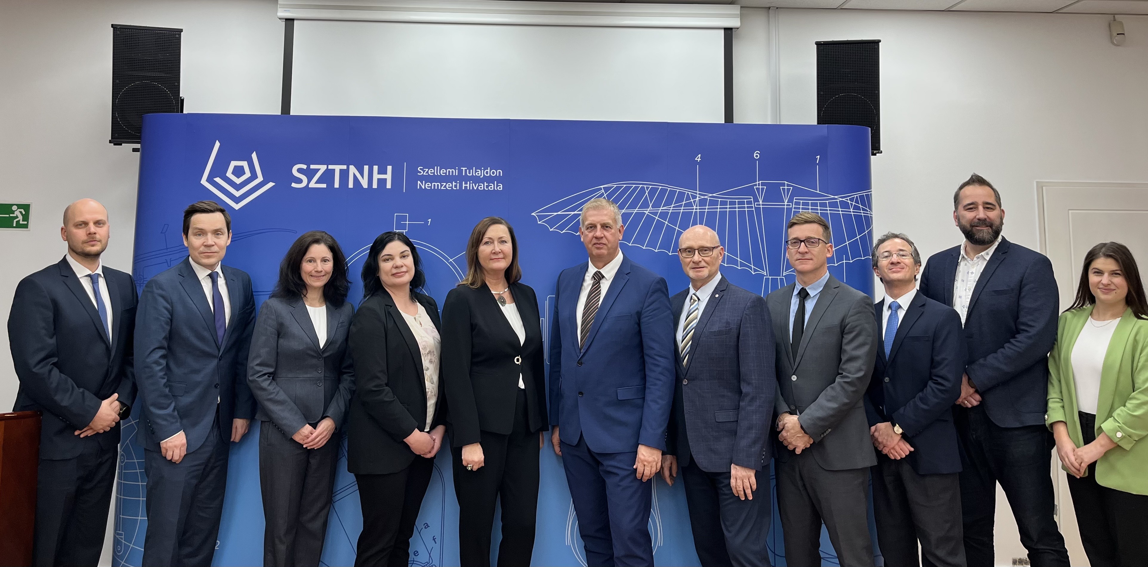 ÉSZT-SZTNH csoportkép