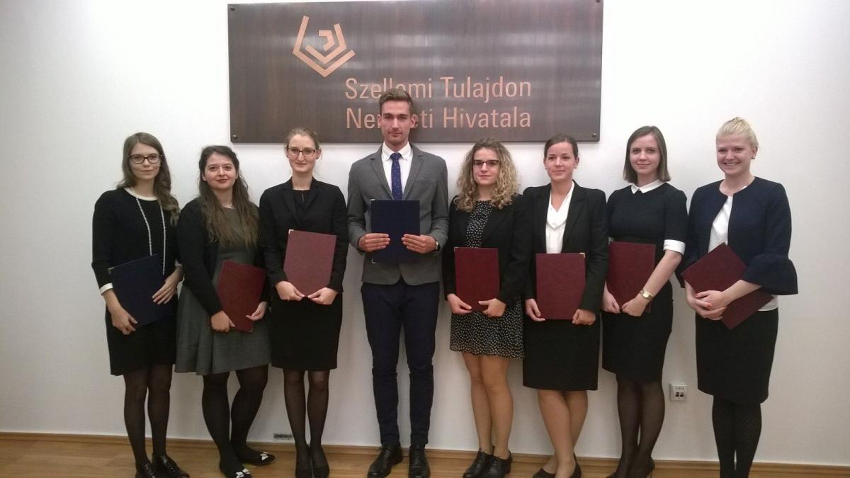 Ujvári díjátadó csoportkép