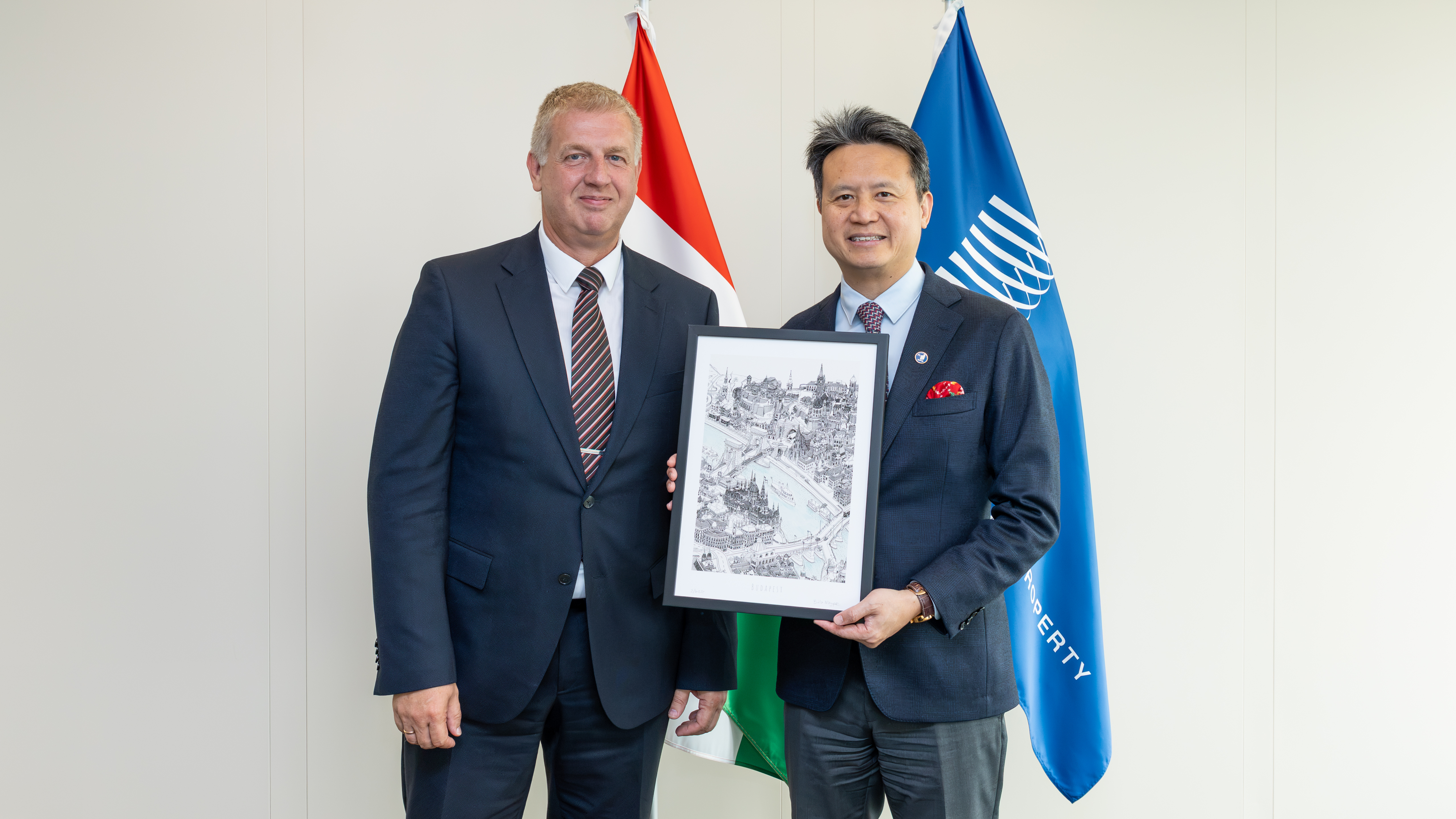 Daren Tang és Farkas Szabolcs Daren Tang és Farkas Szabolcs ünnepélyes közös fotója