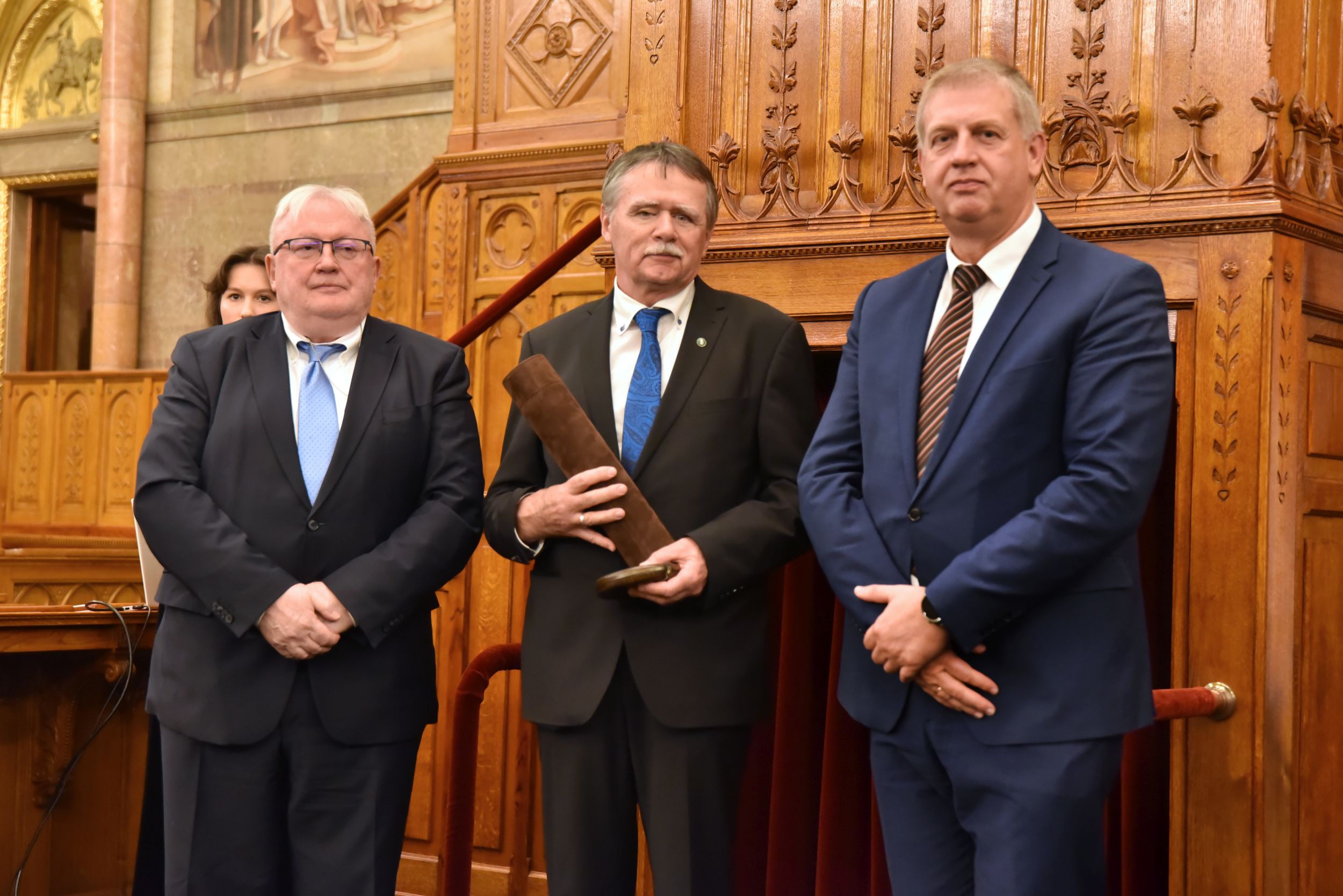 Dr. Bendzsel Miklós, a Kuratórium elnöke, Dr. Vonderviszt Ferenc biofizikus, Farkas Szabolcs, az SZTNH elnöke