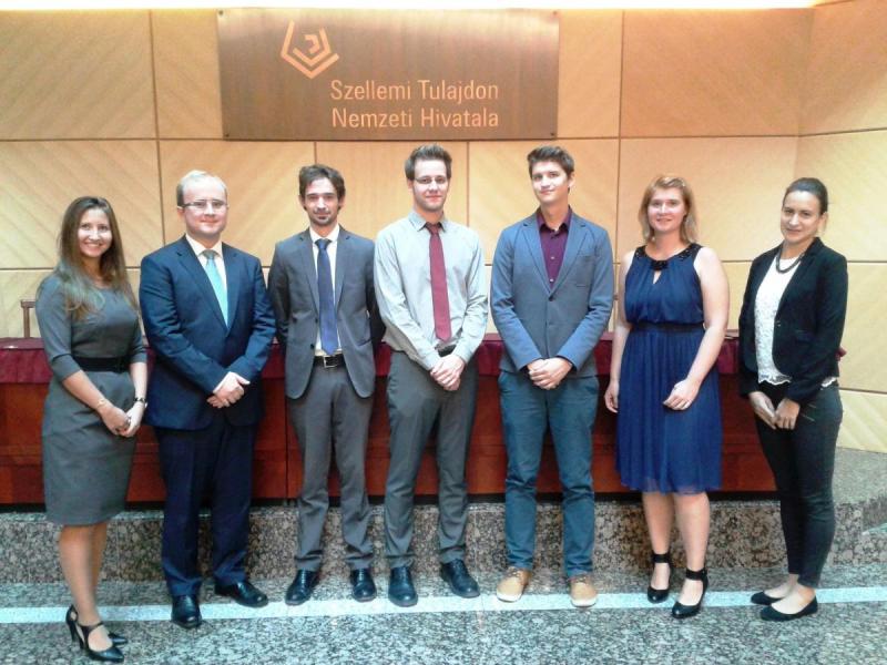 Ujvári János diplomadíj-pályázat 2014-2015 Ujvári díjátadó csoportkép