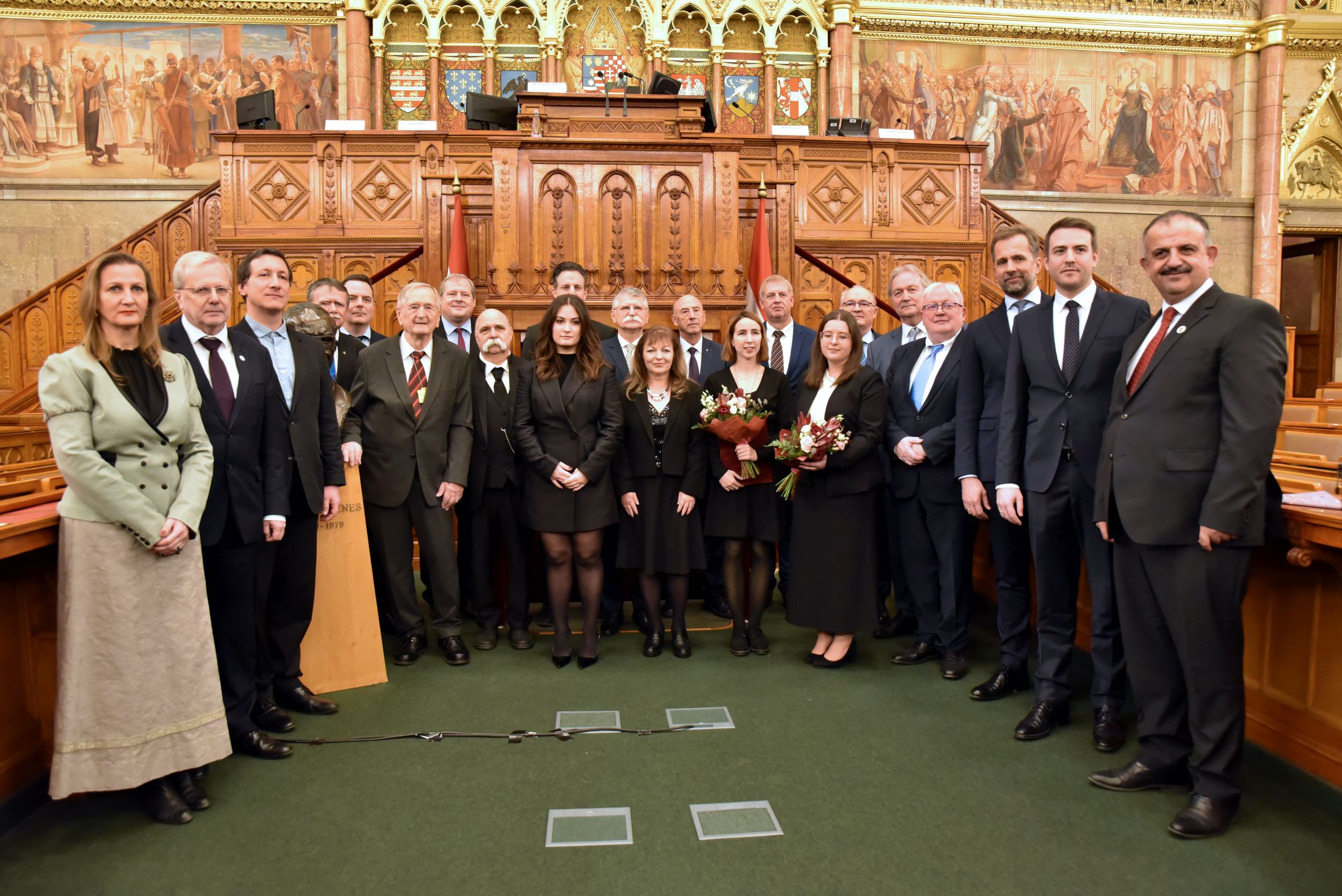 Csoportkép a díjazottakról